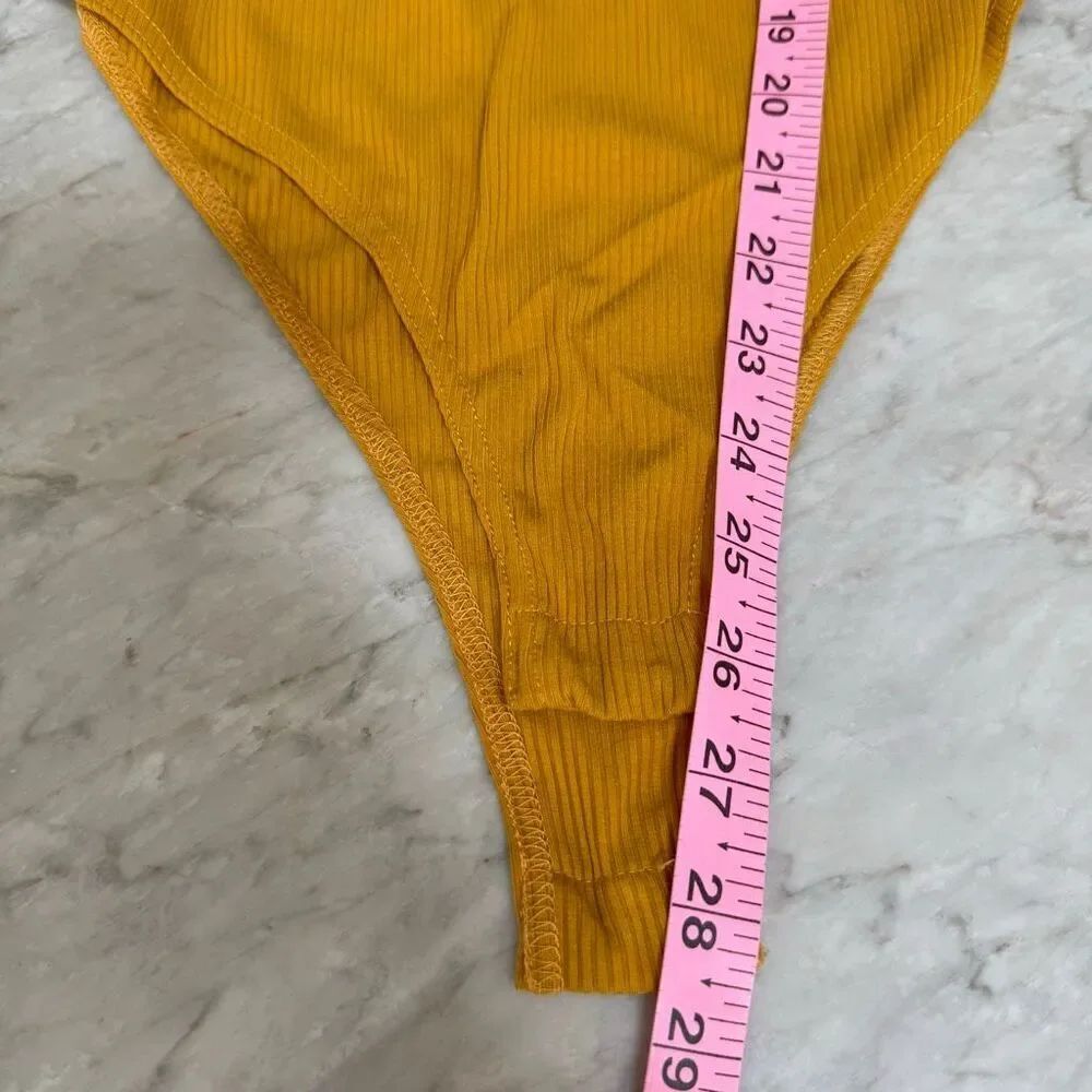 Le Lis Collection Mustard Yellow Ribbed Ruffle Strap Bodysuit Size Small - Picture 7 of 7
